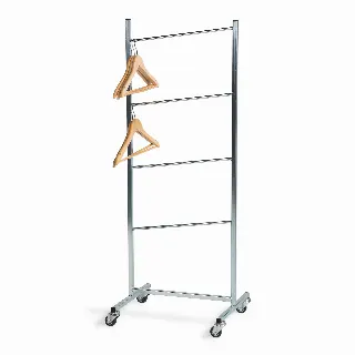 Galgställ i zink på hjul för tomma galgar.